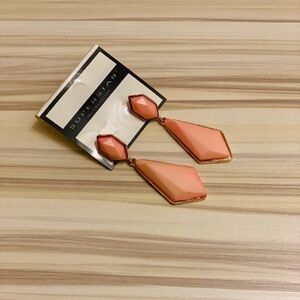 5/$20 Peach/pink fashion earrings